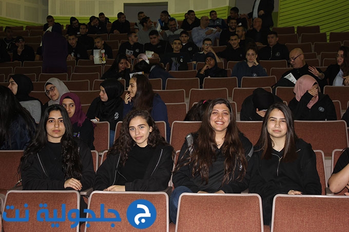 ندوة انتخابية لطلاب ثانوية جلجولية بمشاركة نواب عرب